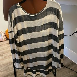 Boutique long sleeve top